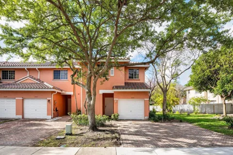 9090 NW 40th Place