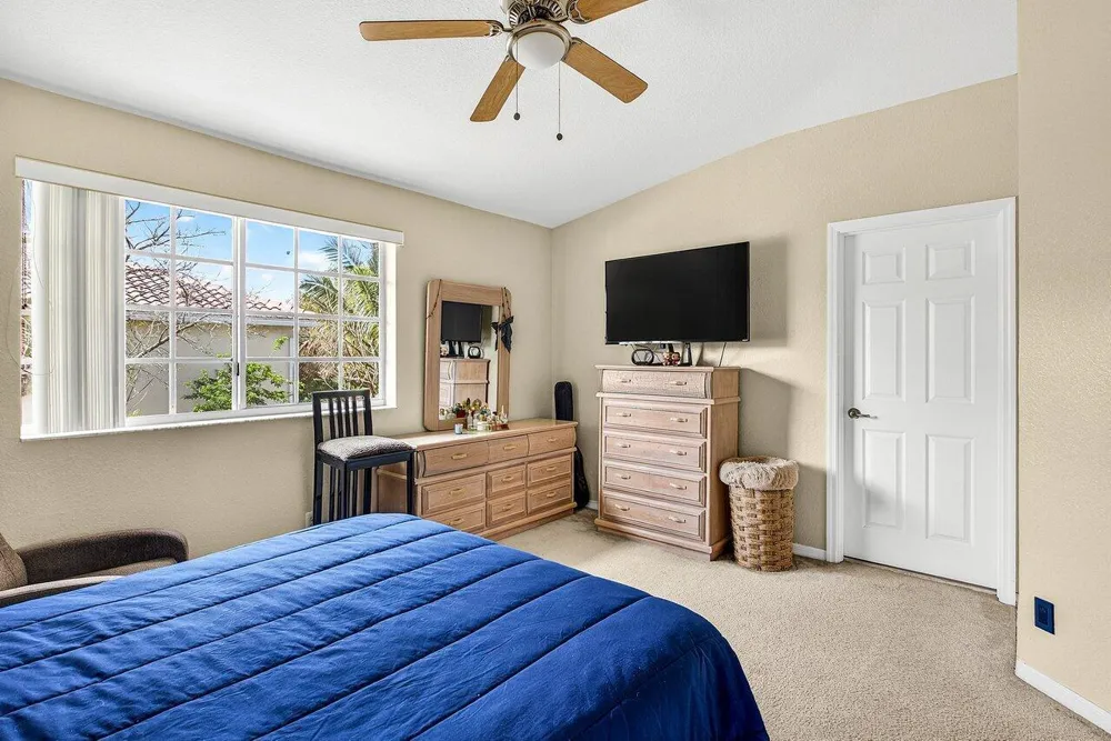 9090 NW 40th Place Sunrise, FL 33351