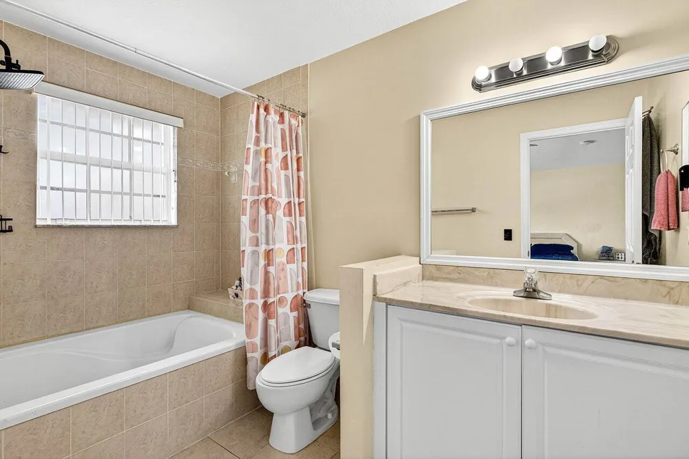 9090 NW 40th Place Sunrise, FL 33351