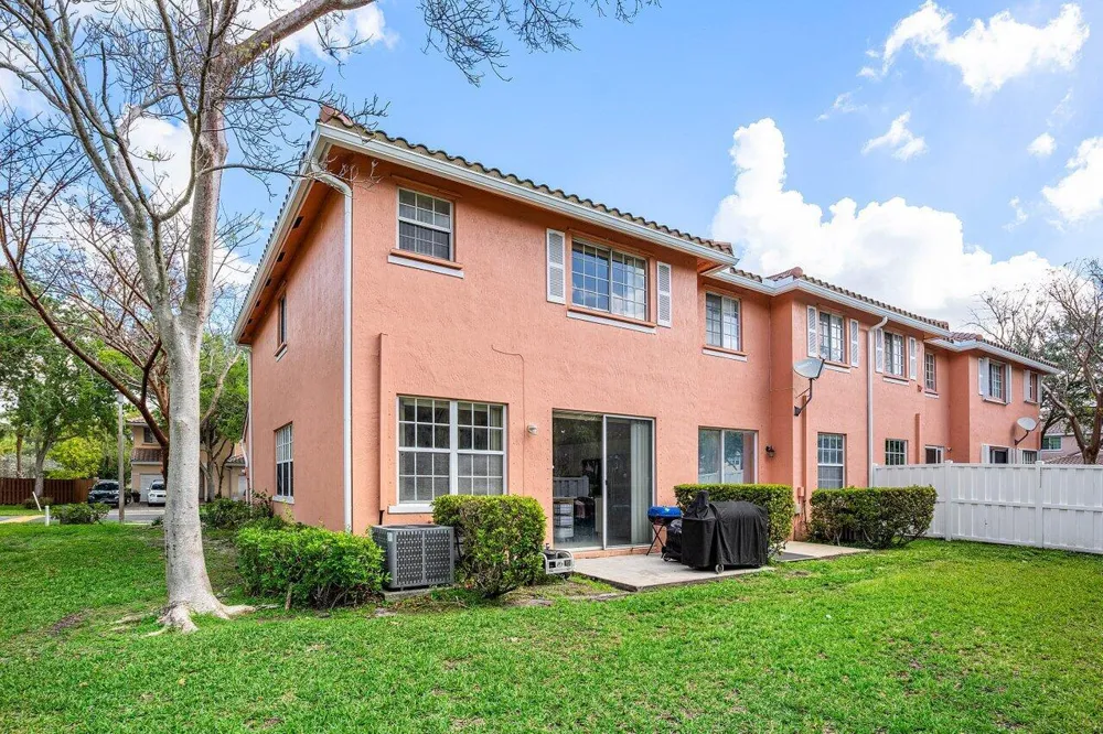 9090 NW 40th Place Sunrise, FL 33351