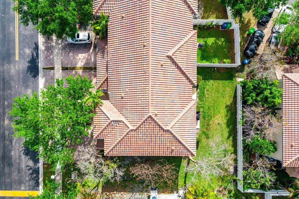 9090 NW 40th Place Sunrise, FL 33351