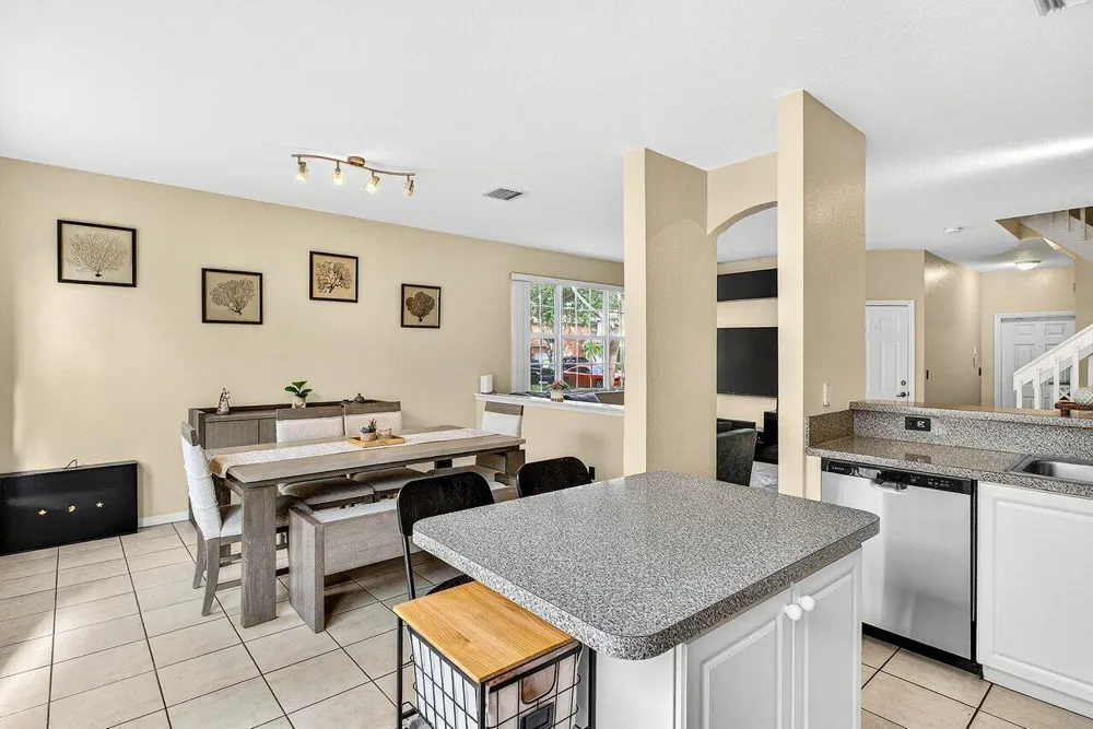 9090 NW 40th Place Sunrise, FL 33351