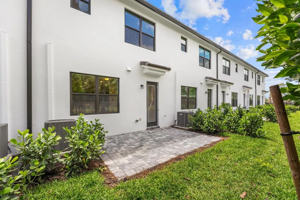 4315 Efendi Drive Lantana, FL 33462