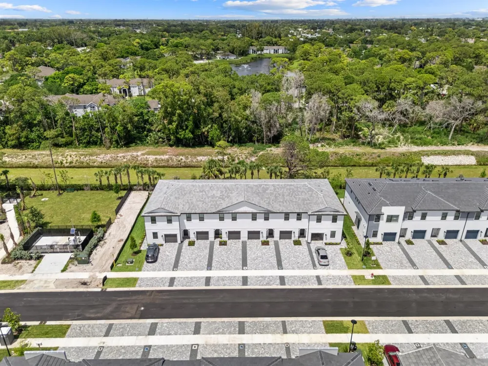 4315 Efendi Drive Lantana, FL 33462