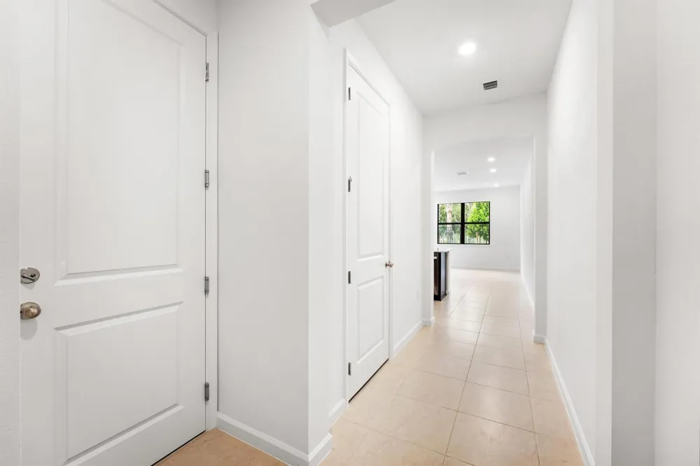 4315 Efendi Drive Lantana, FL 33462