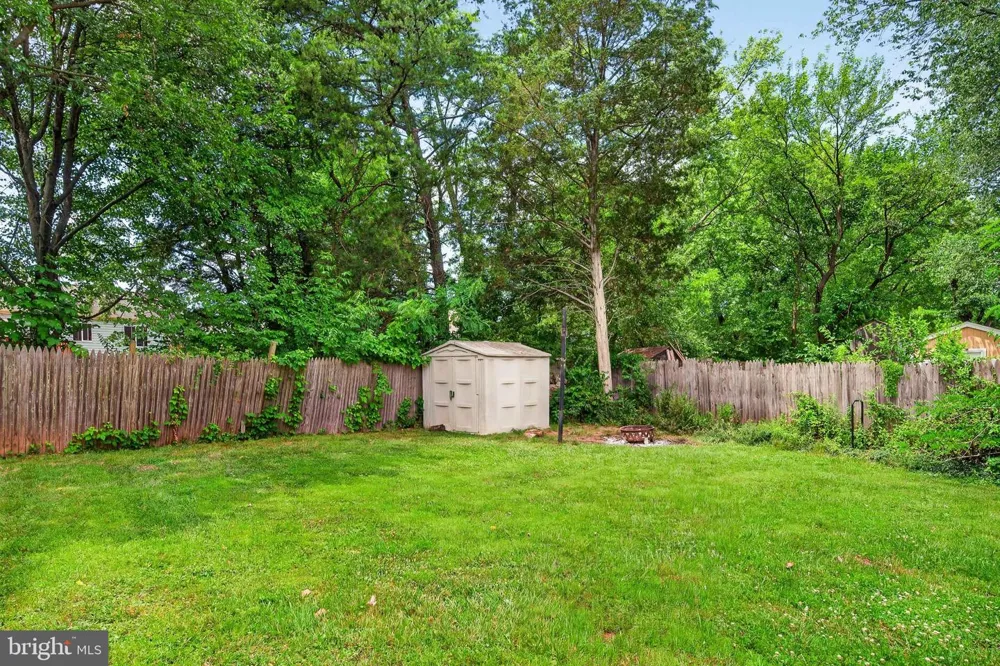 160 MAGNOLIA ROAD Sterling, VA 20164