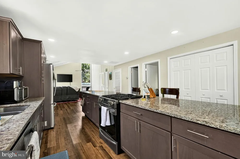 160 MAGNOLIA ROAD Sterling, VA 20164