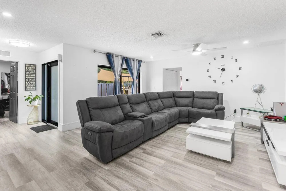 8014 Ambach Way Hypoluxo, FL 33462