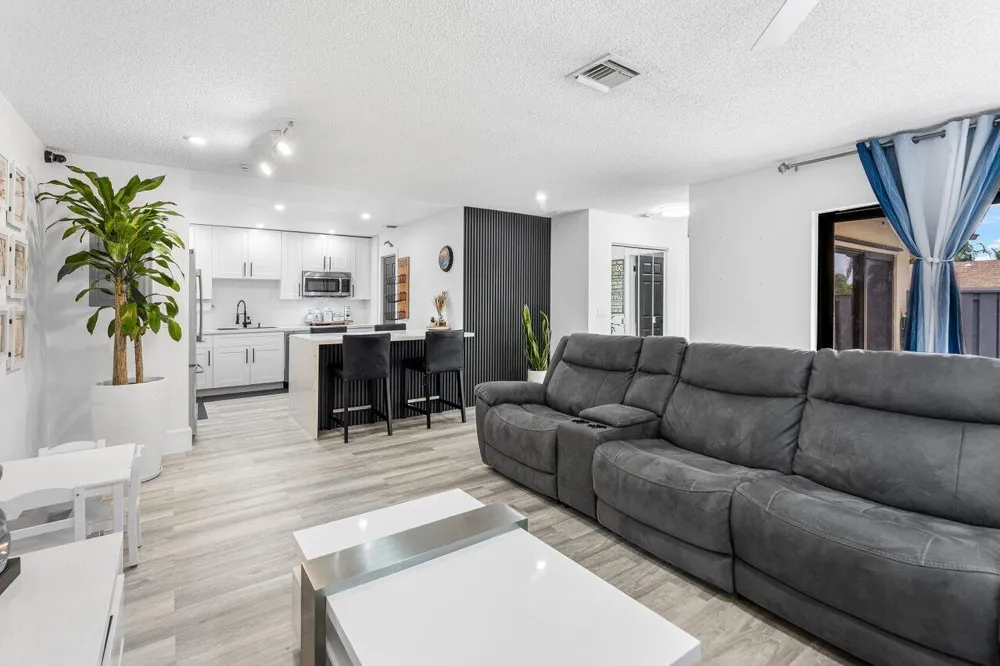 8014 Ambach Way Hypoluxo, FL 33462