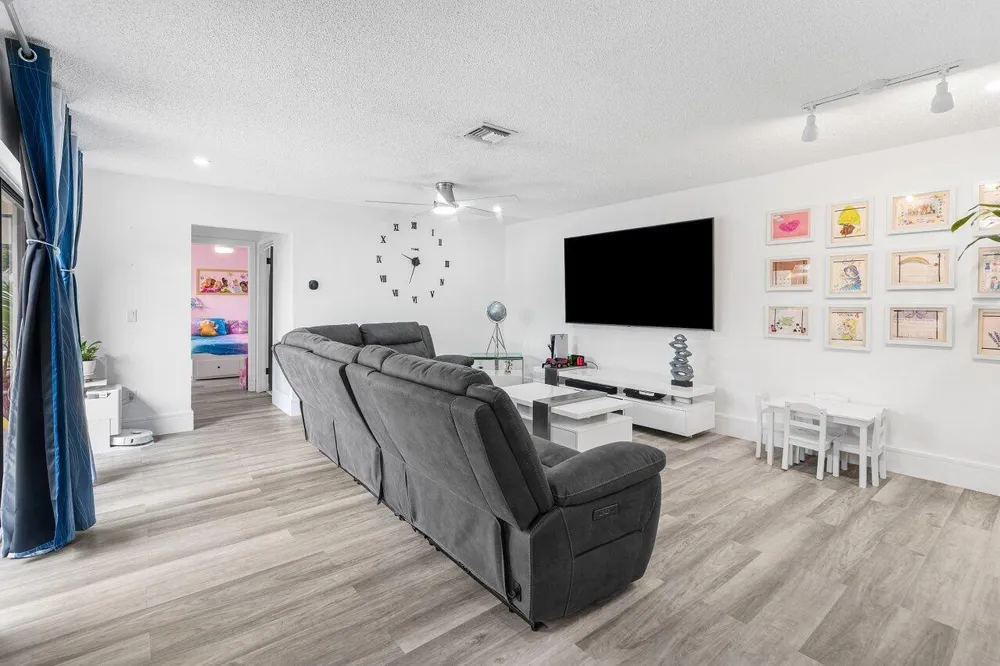 8014 Ambach Way Hypoluxo, FL 33462