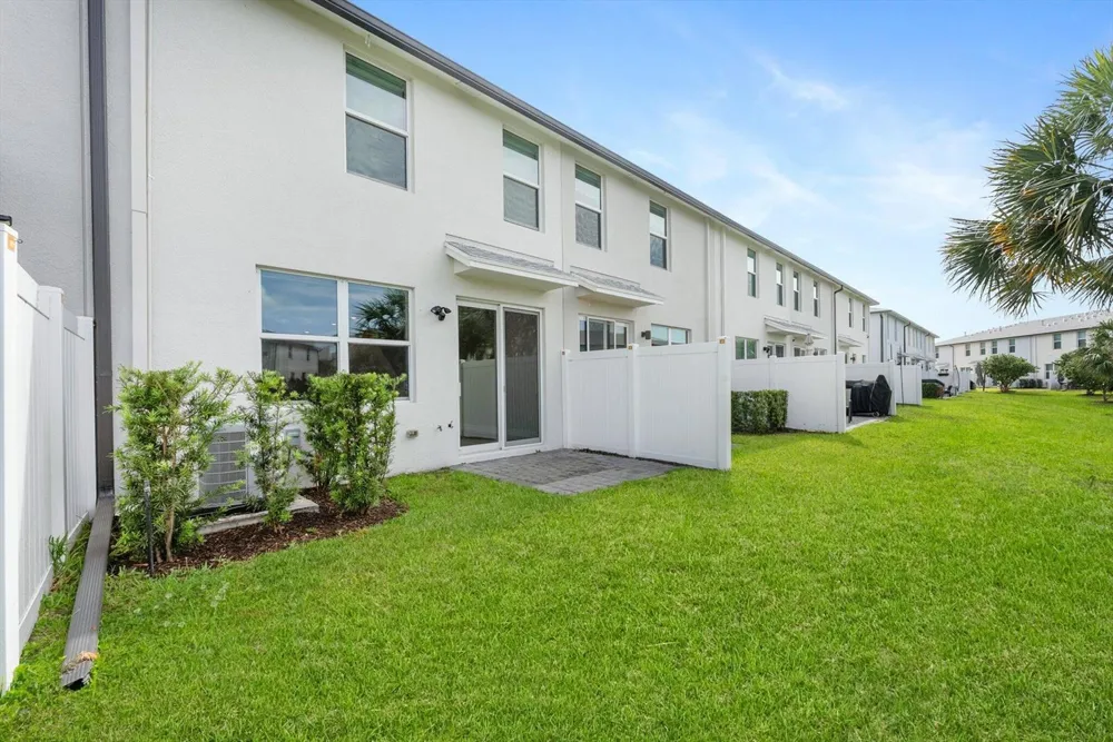 5661 Mentmore Drive Mangonia Park, FL 33407