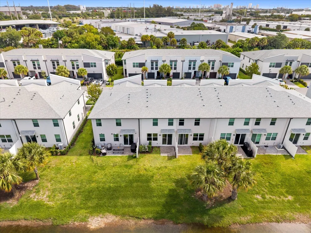 5661 Mentmore Drive Mangonia Park, FL 33407
