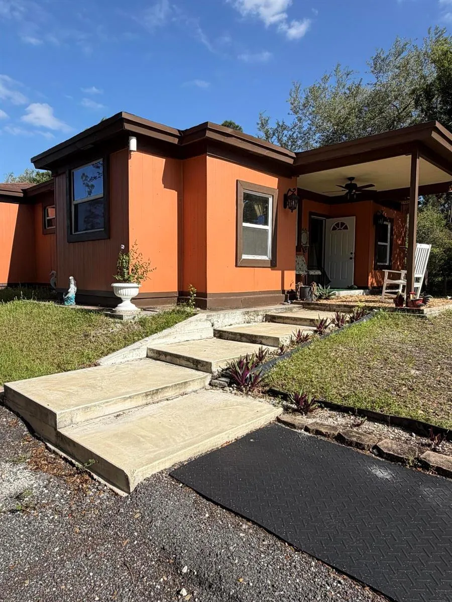 235 Sendero Street Clewiston, FL 33440