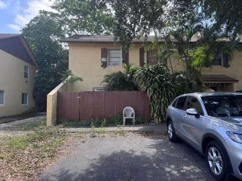 4346 NW 4th Avenue