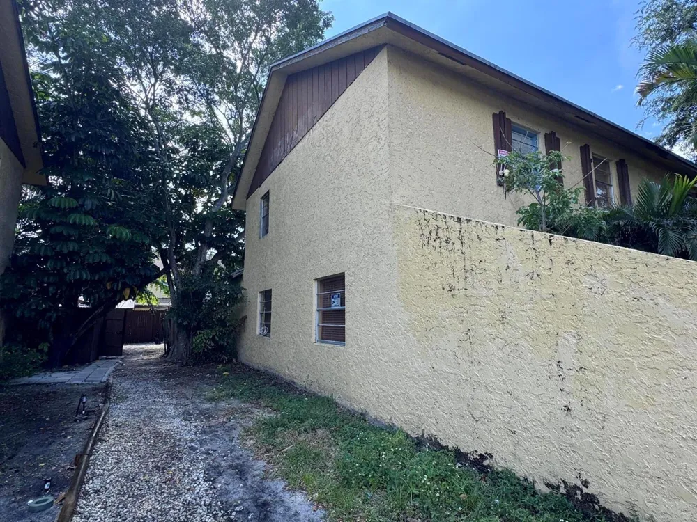 4346 NW 4th Avenue Deerfield Beach, FL 33064