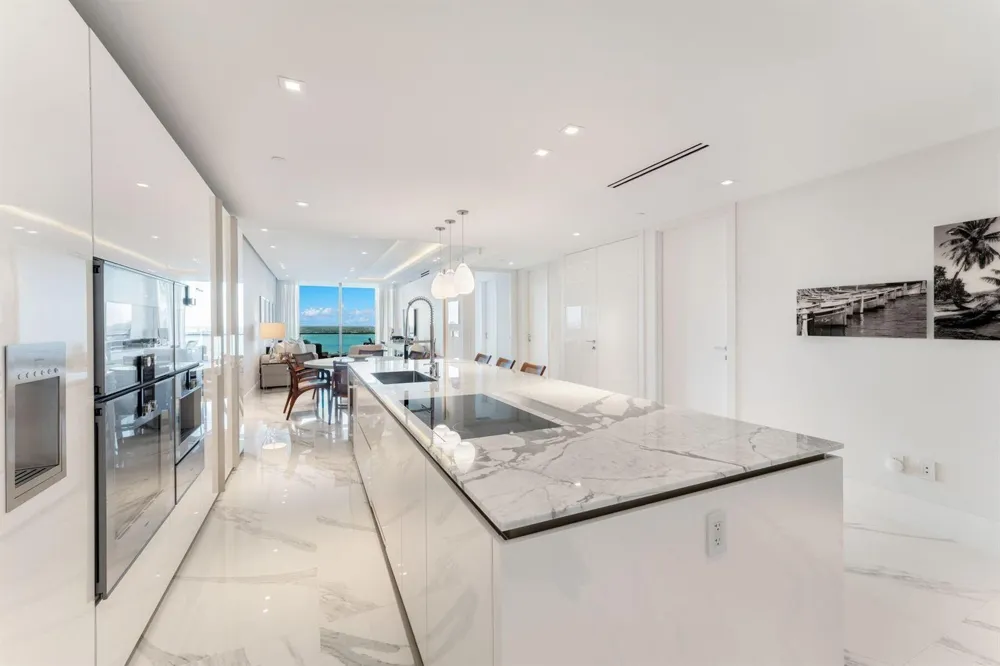 10201 Collins Avenue #1803 Bal Harbour, FL 33154