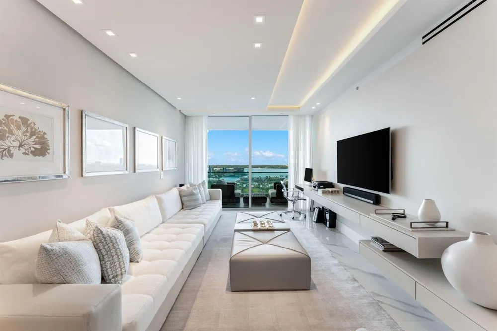 10201 Collins Avenue #1803 Bal Harbour, FL 33154