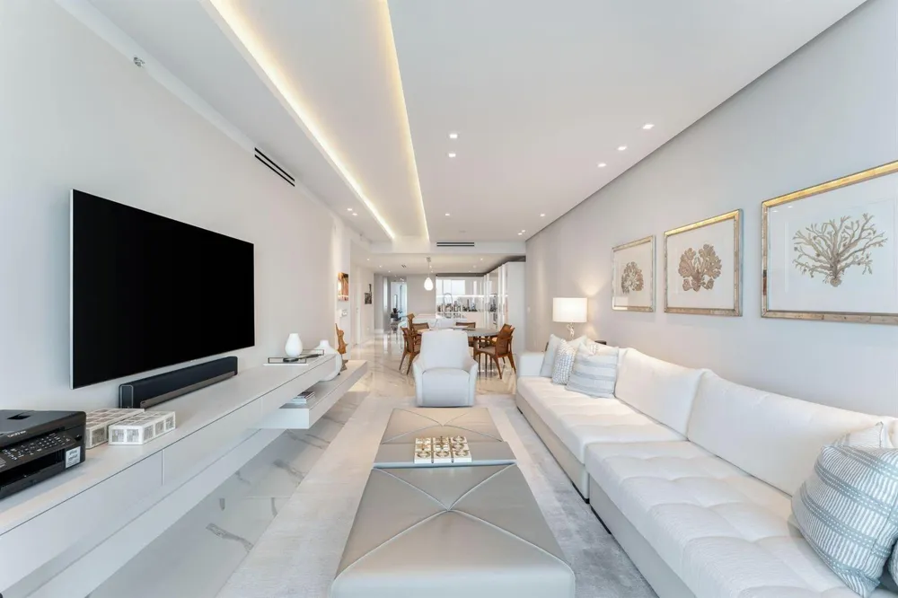 10201 Collins Avenue #1803 Bal Harbour, FL 33154
