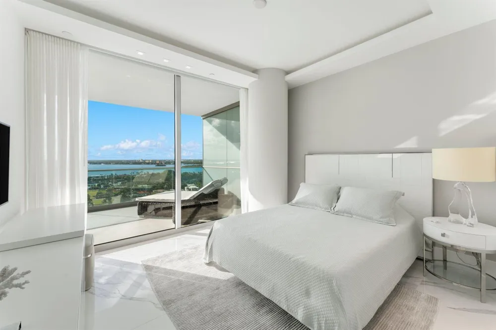 10201 Collins Avenue #1803 Bal Harbour, FL 33154