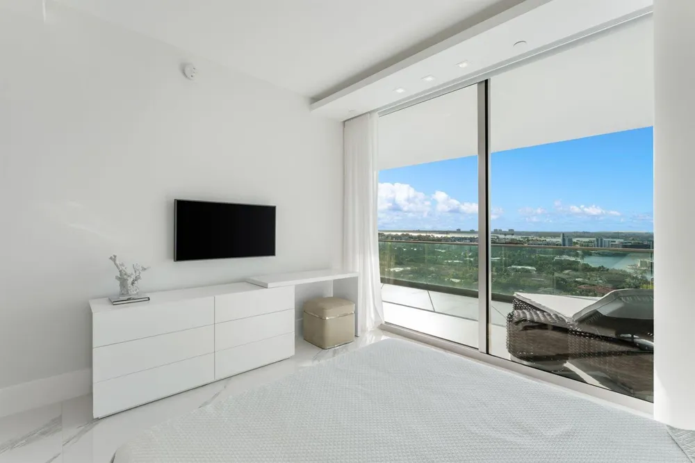 10201 Collins Avenue #1803 Bal Harbour, FL 33154