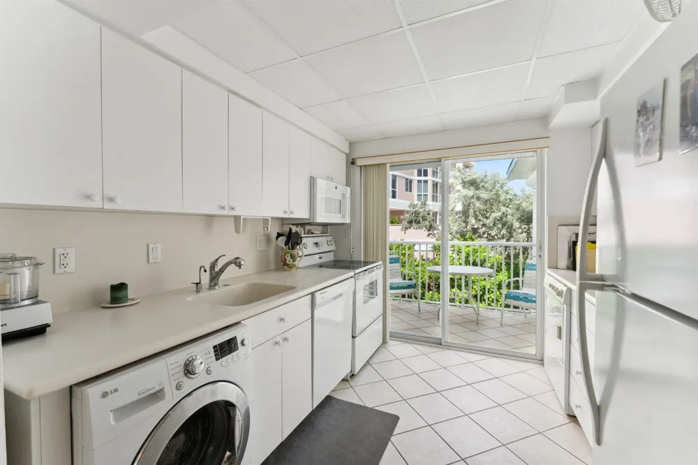 1470 S Ocean Boulevard #1002 Lauderdale By The Sea, FL 33062