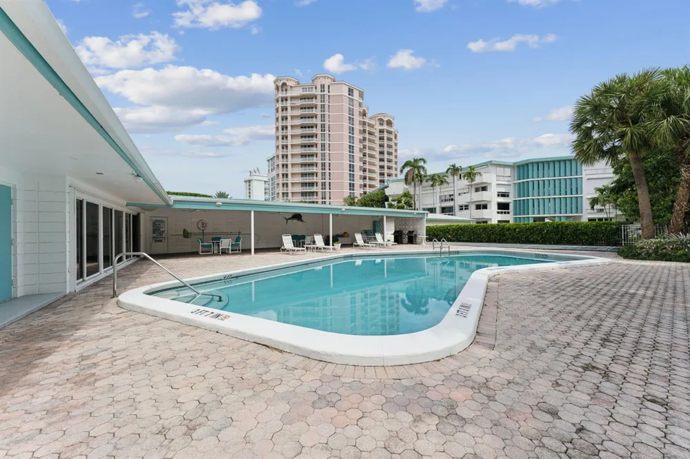 1470 S Ocean Boulevard #1002 Lauderdale By The Sea, FL 33062