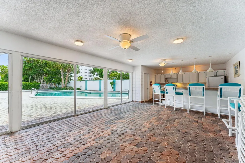 1470 S Ocean Boulevard #1002 Lauderdale By The Sea, FL 33062