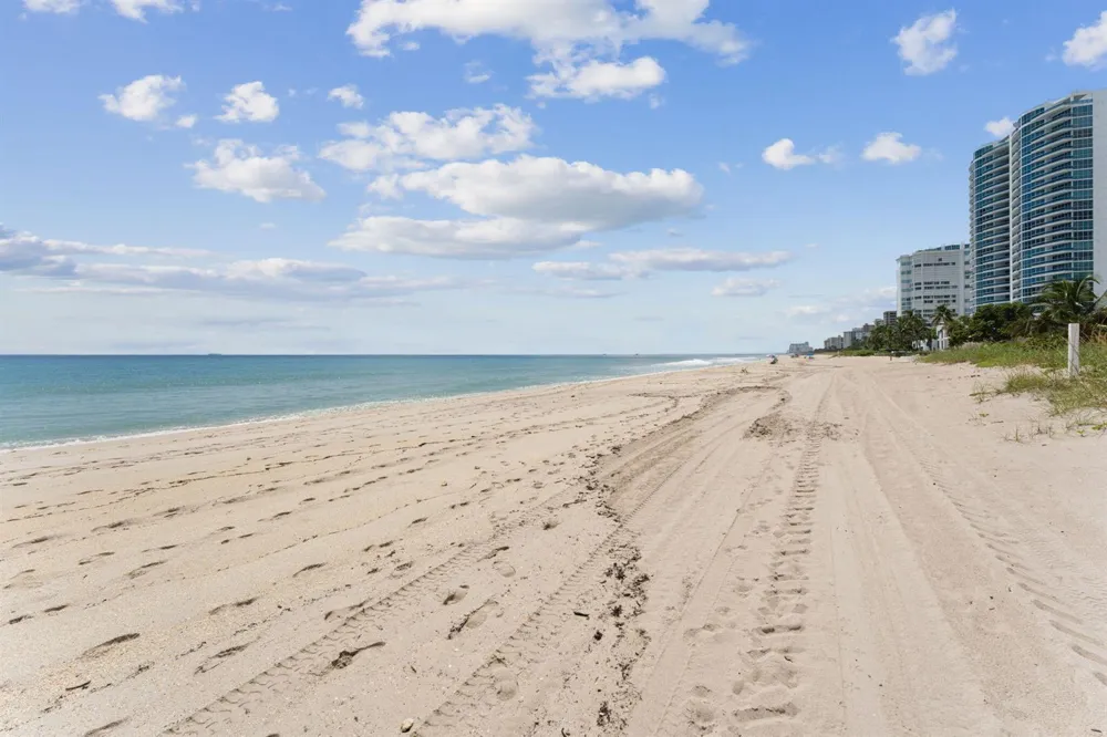 1470 S Ocean Boulevard #1002 Lauderdale By The Sea, FL 33062