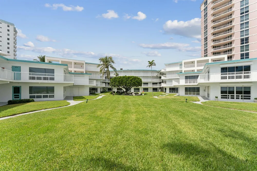 1470 S Ocean Boulevard #1002 Lauderdale By The Sea, FL 33062