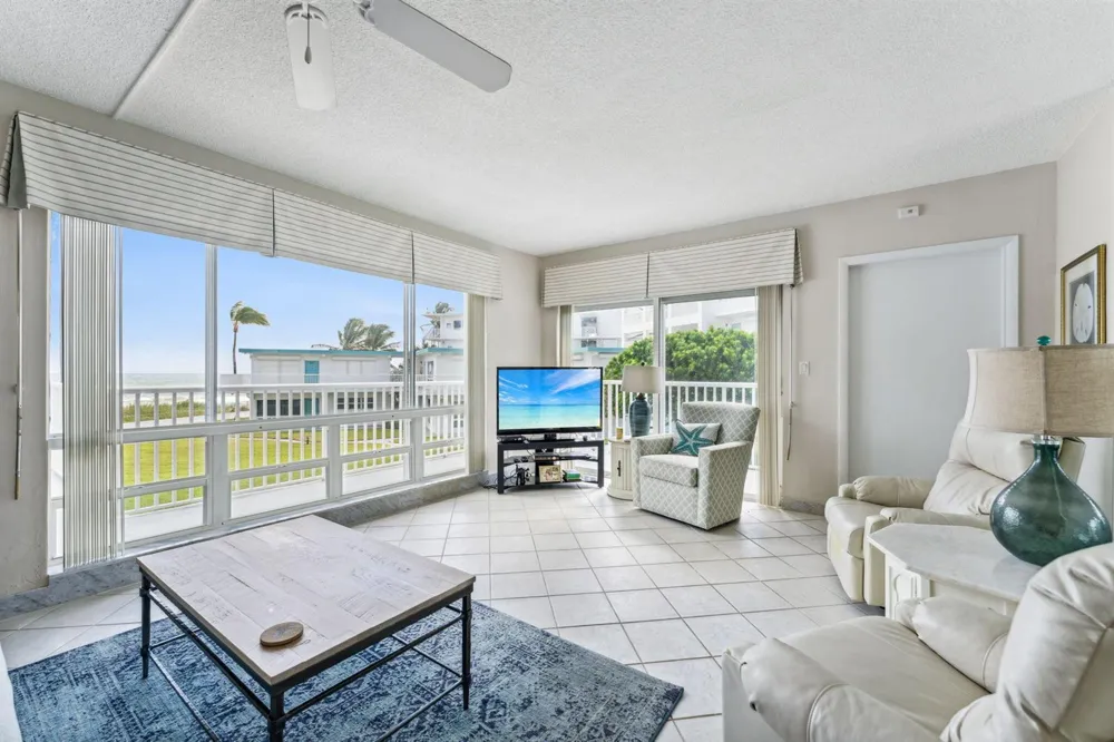1470 S Ocean Boulevard #1002 Lauderdale By The Sea, FL 33062