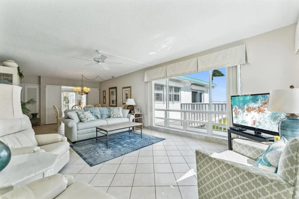 1470 S Ocean Boulevard #1002 Lauderdale By The Sea, FL 33062