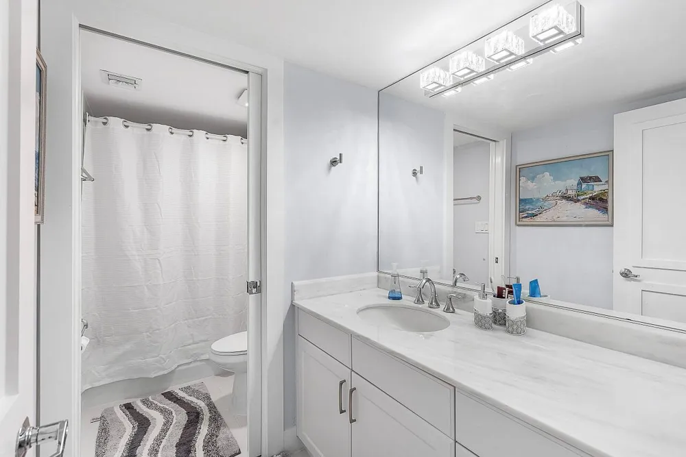 100 Lakeshore Drive #252 North Palm Beach, FL 33408