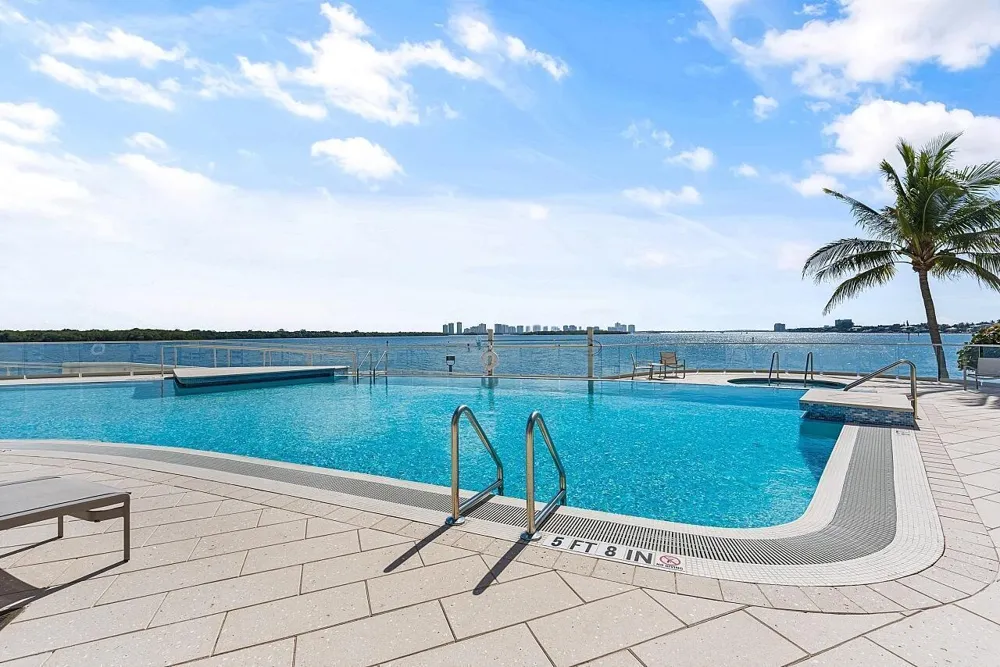 100 Lakeshore Drive #252 North Palm Beach, FL 33408