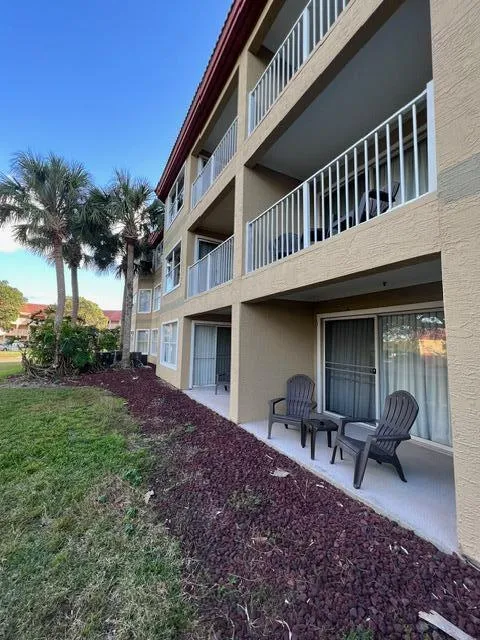 6337 Parc Corniche Dr Drive #2111 Orlando, FL 32821