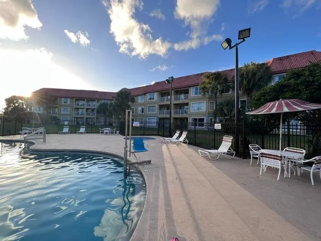 6337 Parc Corniche Dr Drive #2111 Orlando, FL 32821