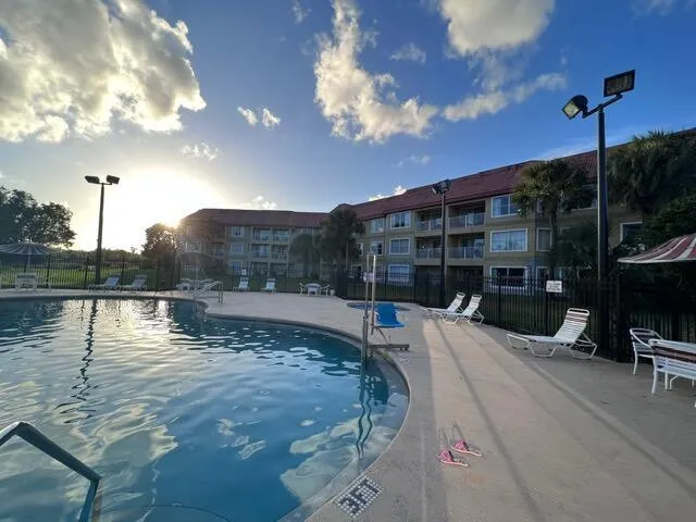 6337 Parc Corniche Dr Drive #2111 Orlando, FL 32821