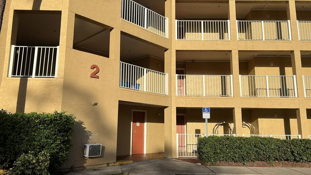 6337 Parc Corniche Dr Drive #2111 Orlando, FL 32821