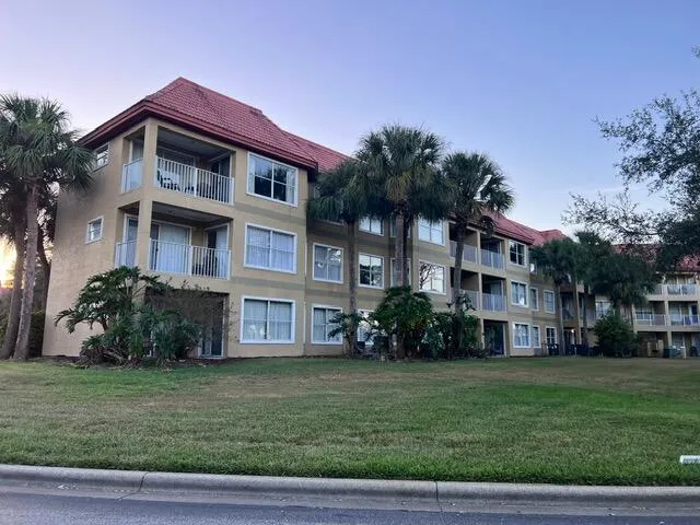 6337 Parc Corniche Dr Drive #2111 Orlando, FL 32821
