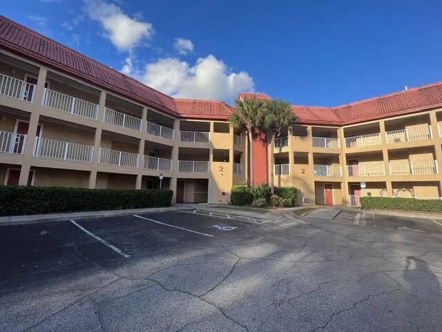 6337 Parc Corniche Dr Drive #2111 Orlando, FL 32821