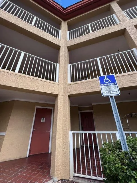 6337 Parc Corniche Dr Drive #2111 Orlando, FL 32821