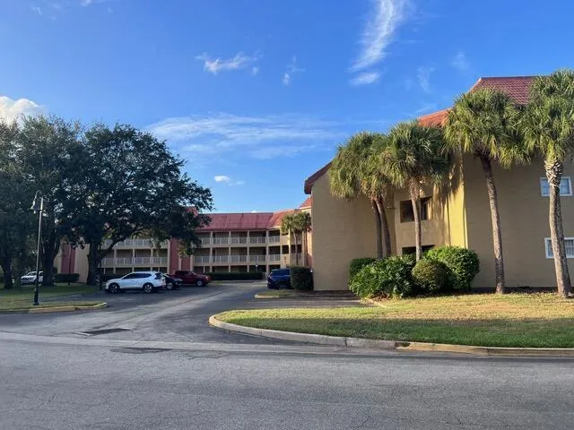 6337 Parc Corniche Dr Drive #2111 Orlando, FL 32821