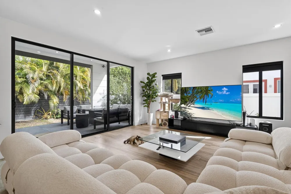 913 NE 15th Street Fort Lauderdale, FL 33304