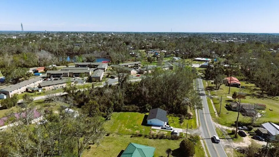 7 SW Bum Gardener Drive 