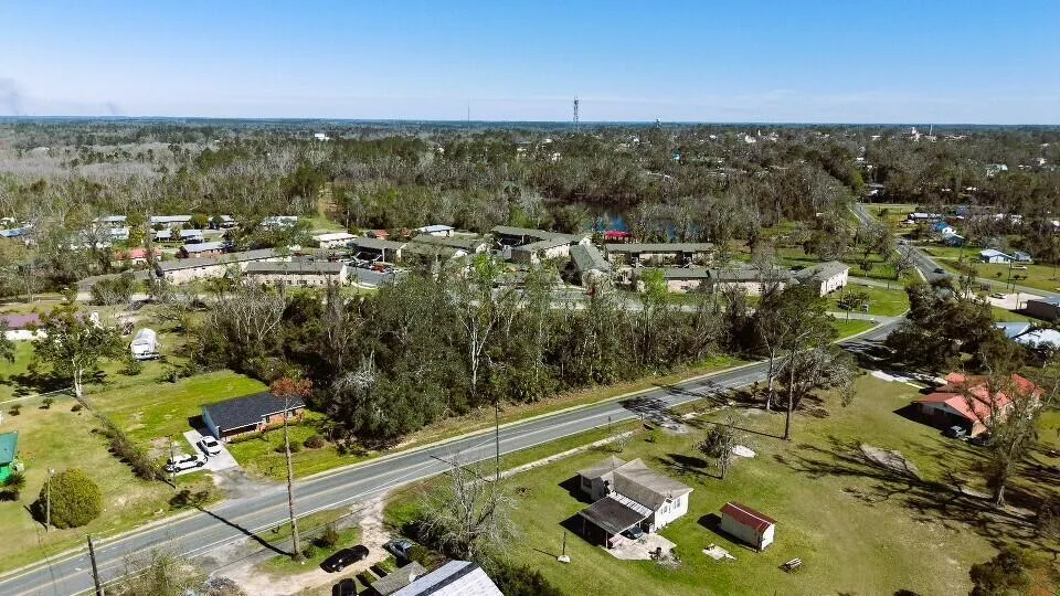 7 SW Bum Gardener Drive 