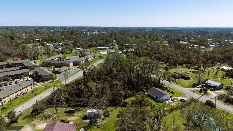 7 SW Bum Gardener Drive 