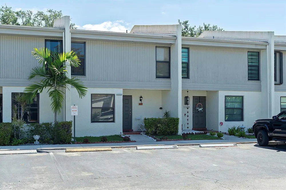 1177 NW 98th Terrace #132 Pembroke Pines, FL 33024