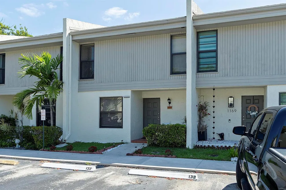 1177 NW 98th Terrace #132 Pembroke Pines, FL 33024