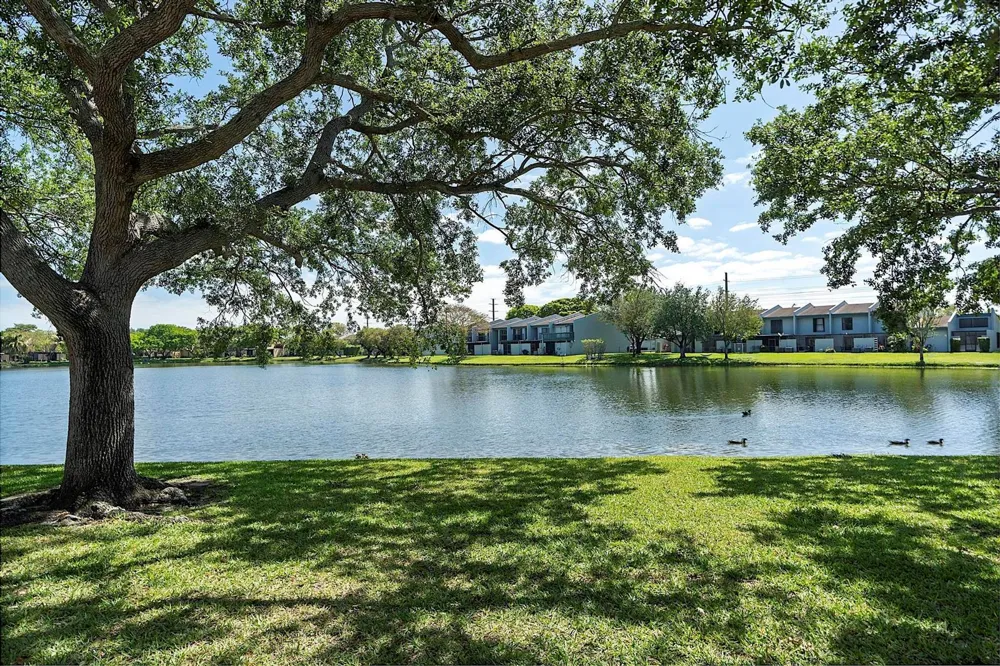 1177 NW 98th Terrace #132 Pembroke Pines, FL 33024