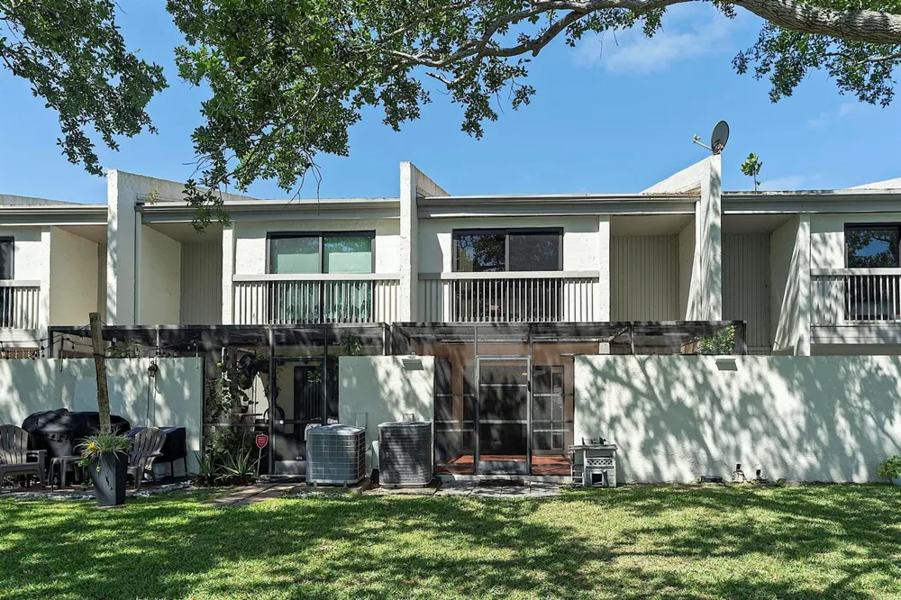1177 NW 98th Terrace #132 Pembroke Pines, FL 33024