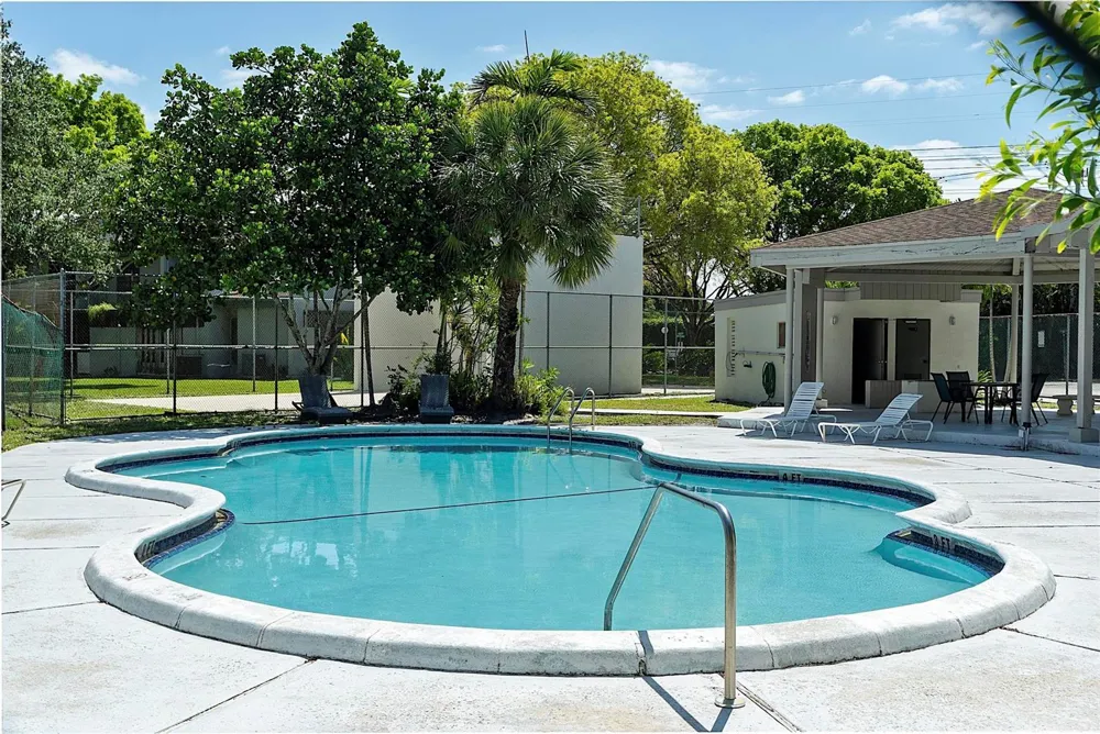1177 NW 98th Terrace #132 Pembroke Pines, FL 33024